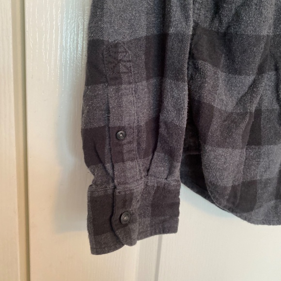 American Eagle Outfitters flannel long sleeve button up check shirt plaid - Picture 4 of 9